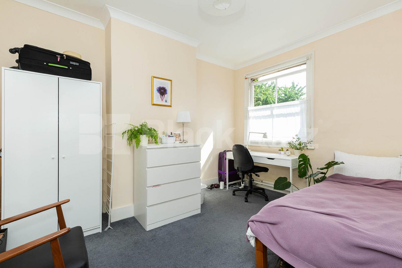 whole house with 2 receptions and 6 large bedrooms  Burgoyne Road, Harringay - Hornsey 